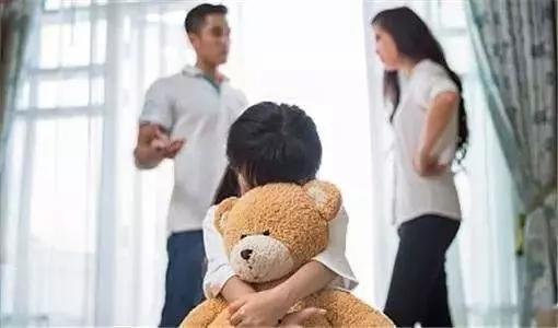 孩子吵架父母吃瓜,孩子吵架，父母成观众