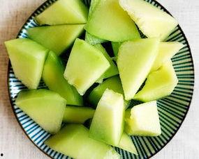 牛奶网纹瓜咋吃,美味多汁，轻松享用的夏日佳品