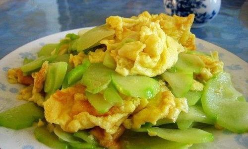 鸡蛋炒佛手瓜怎么吃,鸡蛋炒佛手瓜，简单易学的健康佳肴