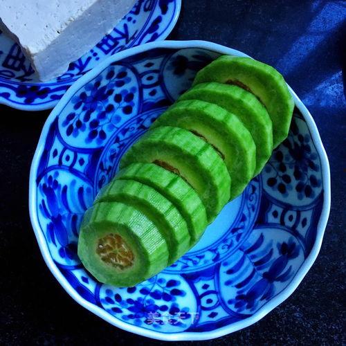 卖个盘子吃瓜,一场别开生面的市井生活盛宴 第2张 卖个盘子吃瓜,一场别开生面的市井生活盛宴 第2张