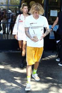 吃瓜白色袜子,潮流趋势背后的文化内涵  第2张